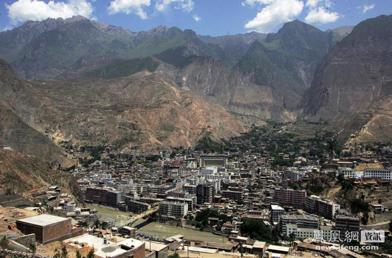 The full view of Zhouqu county before  mudslide